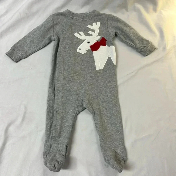 Canadiana - long sleeve footed sleeper/romper. Size 3-6 months - Picture 1 of 3